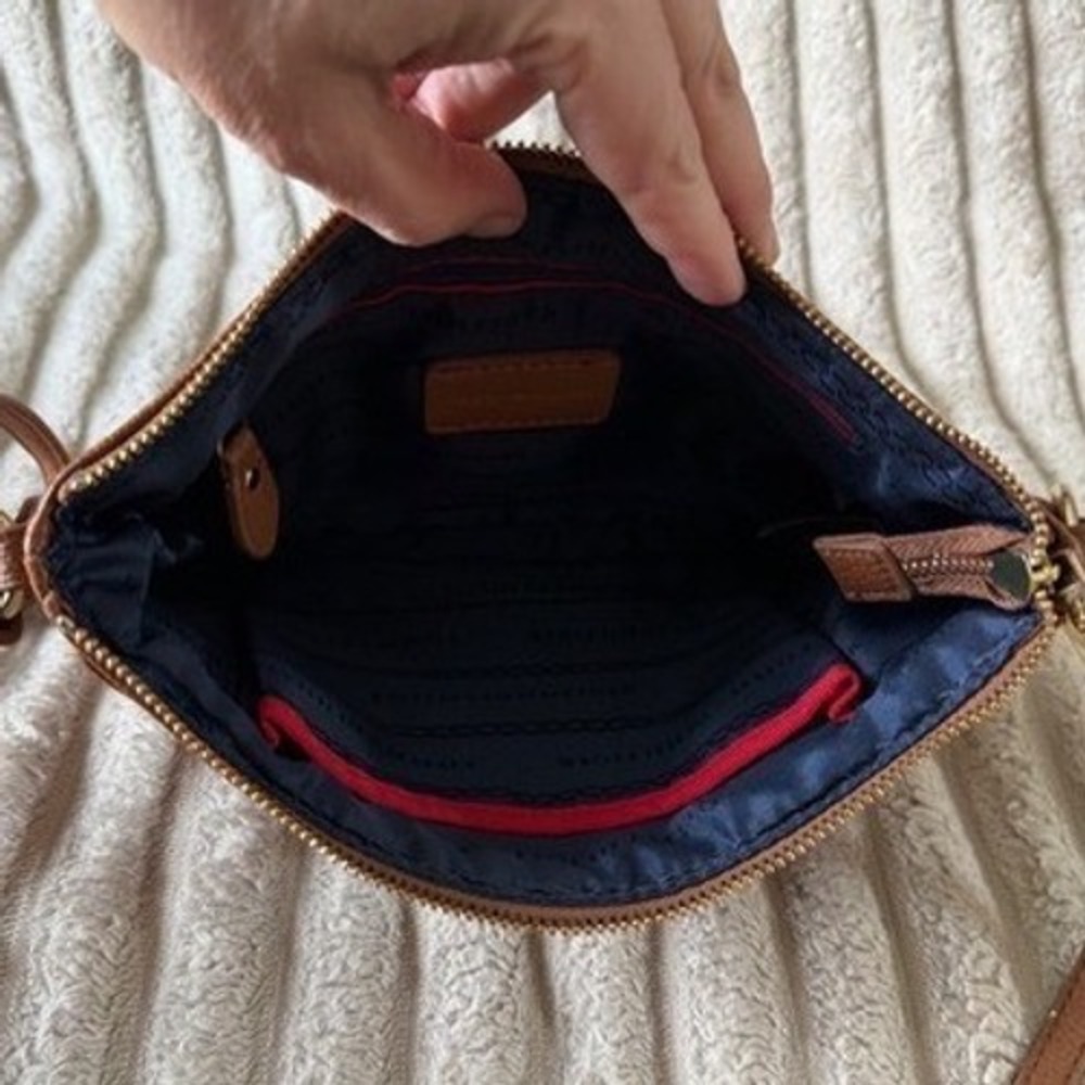 Tommy Hilfiger Tan Pebbled Faux Leather Crossbody Bag Gold Hardware Slim Purse - Picture 6 of 12